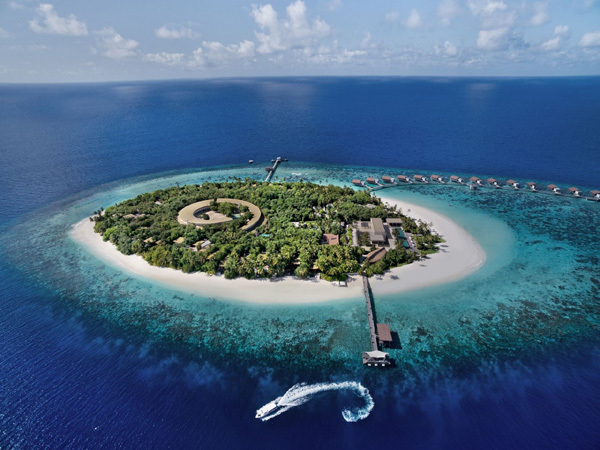 Tất cả căn biệt thự tại Park Hyatt Maldives Hadahaa đều có tầm nhìn 360 độ hướng biển.