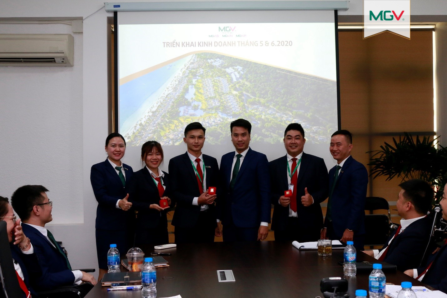 Giải thưởng nhân viên kinh doanh hoàn thành nhiệm vụ (4-5-2020)