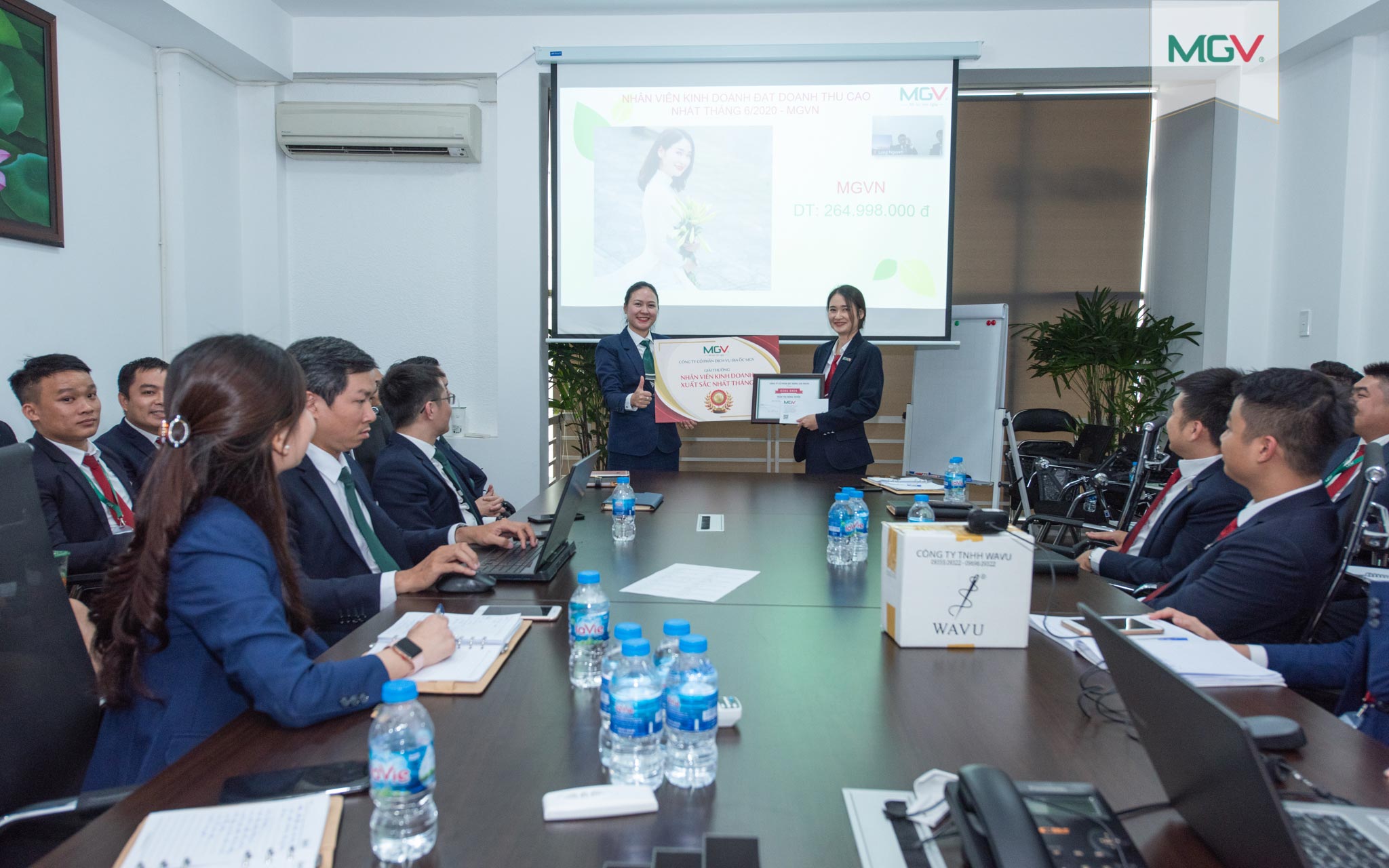 Nhân viên kinh doanh đạt doanh thu cao nhất tháng 6/2020 - chị Trần Thị Hồng Tuyển (đơn vị MGV.N)